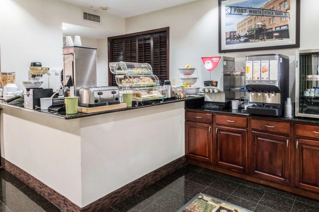 Quality Suites Burleson - Ft Worth