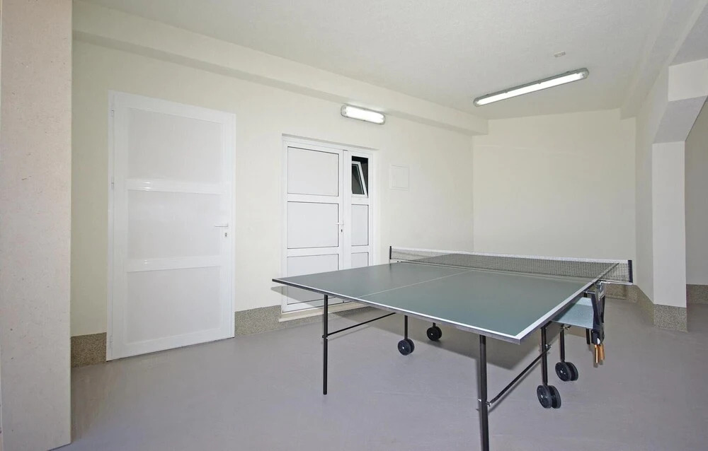 Nice Home in Makarska with WiFi, 3 Bedrooms & Hot Tub