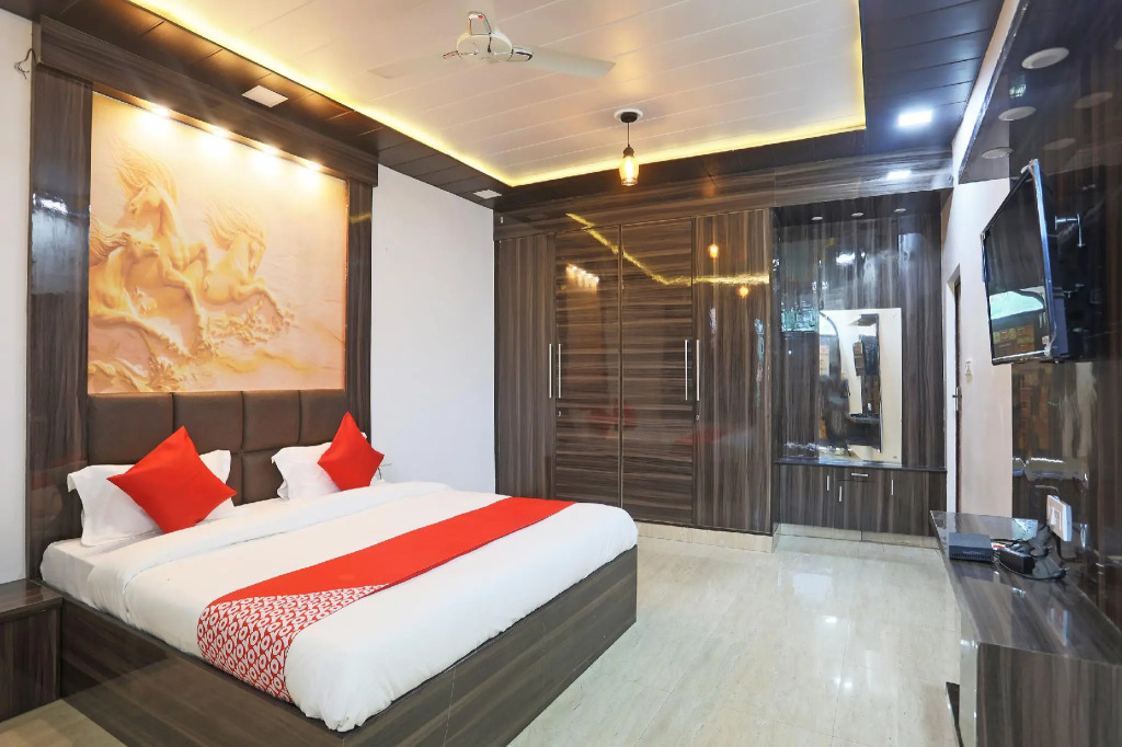 OYO 40232 Paradise Mahal