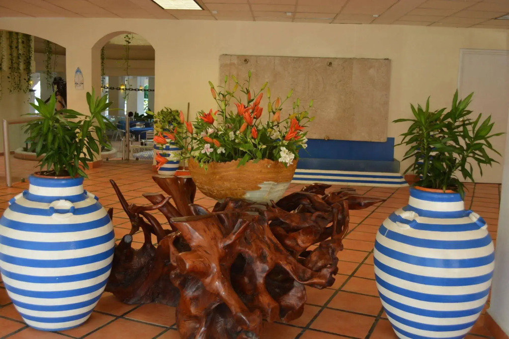 Acamar Beach Resort