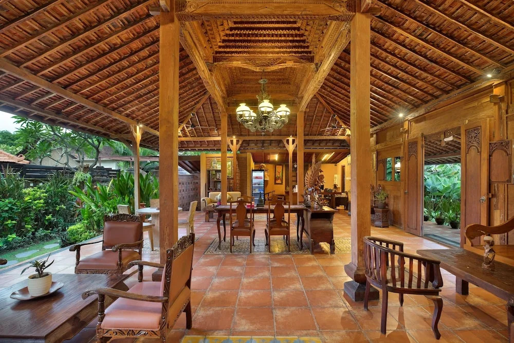 Mahe Garden Kuta Villas