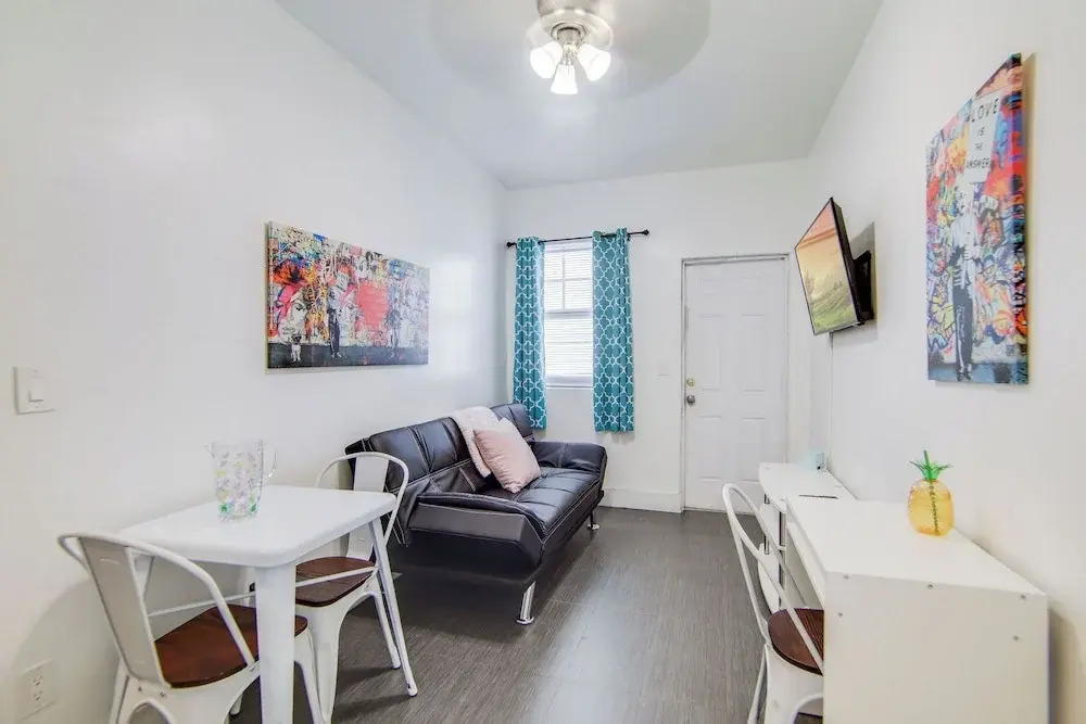 Cozy South Beach 1BR Apt Near Beach and Ocean Drive