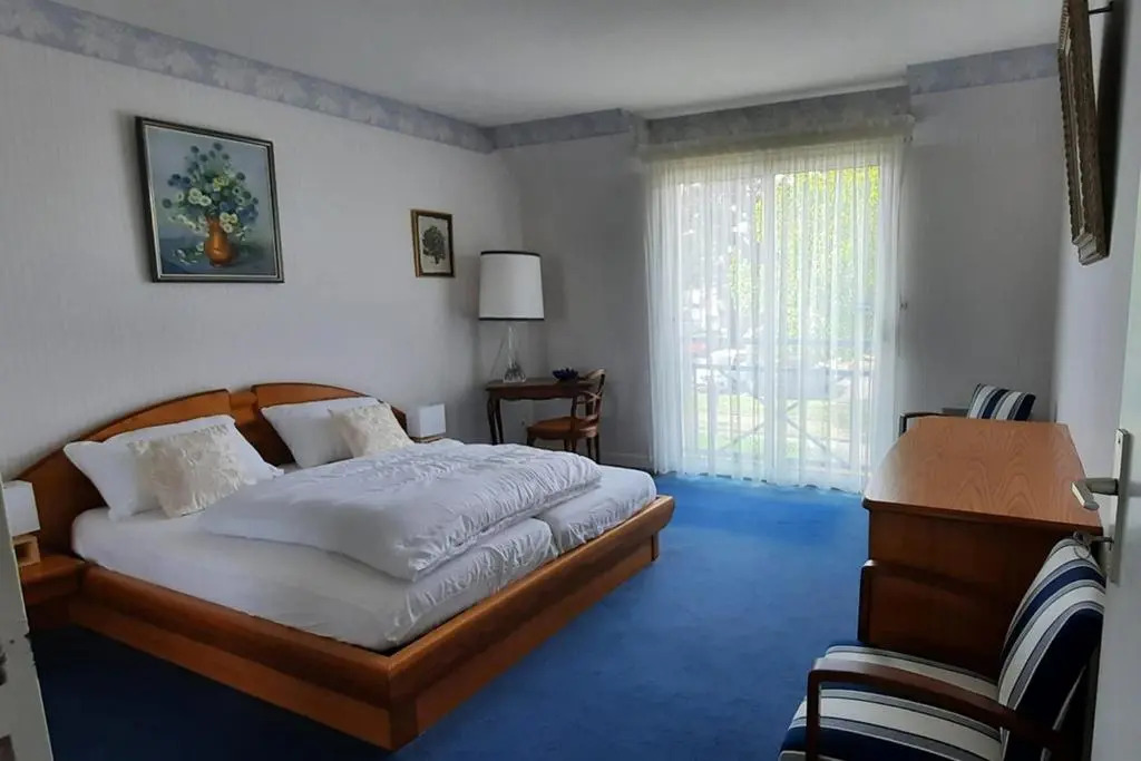 Sumptuous Holiday House Near The Beaches