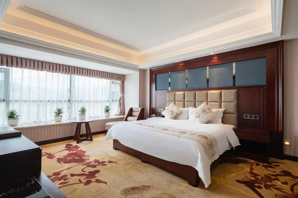 Yuhe Hotel