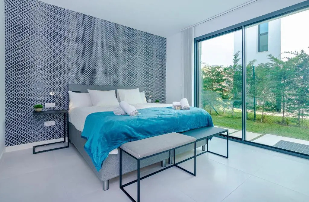 Villa La Luna 4 bed luxury villa with sea views