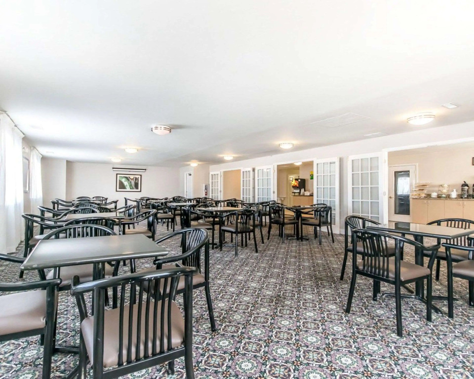 Quality Inn & Suites University-Airport