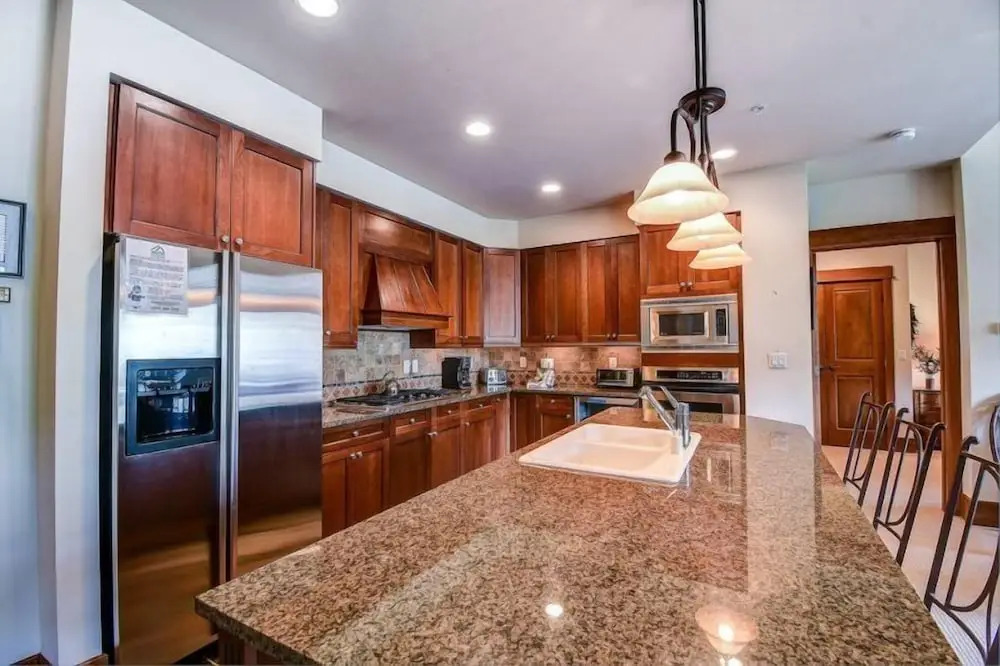 Premier 4 Bedroom Ski in, Ski out Lone Eagle Condo With the Best Access to Skiing in Keystone