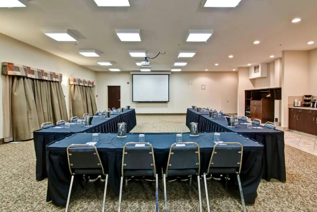 Canalta Hotel Camrose