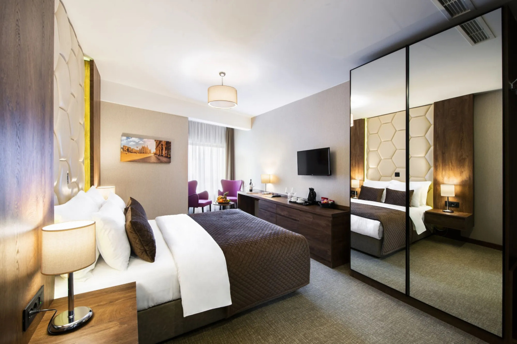 Amsterdam Hotel Pool & SPA
