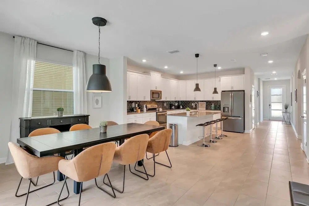 Classy 6BR Home With Private Pool