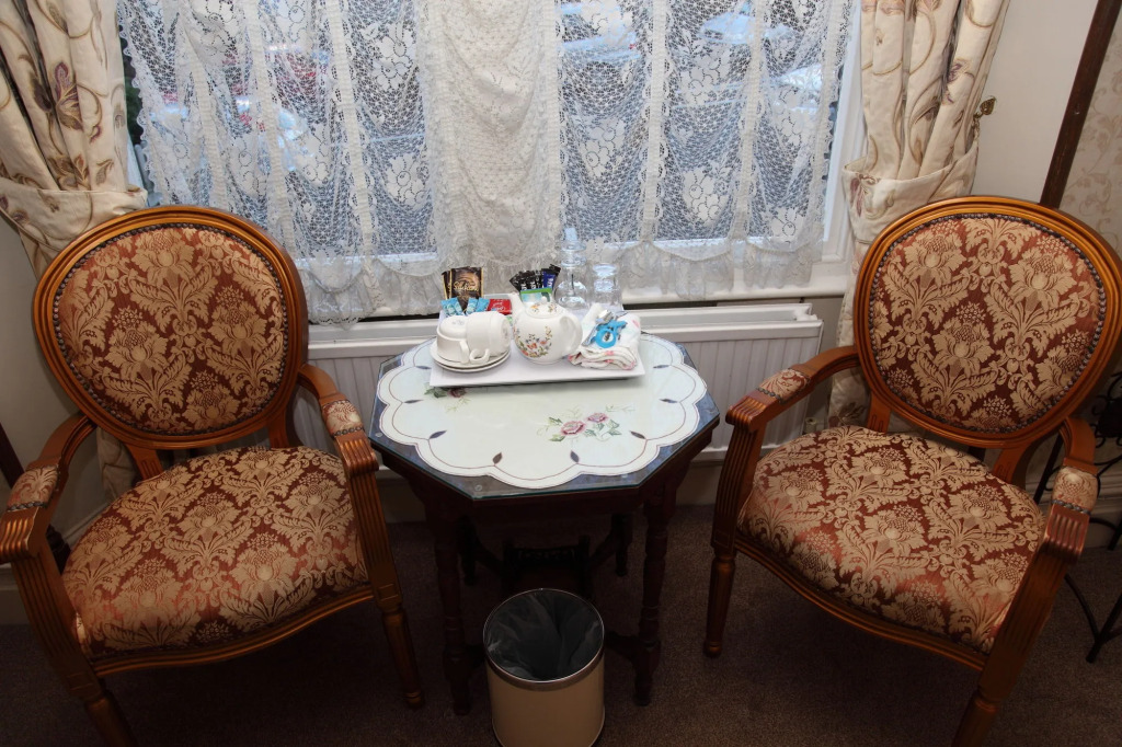 Kirkwood Guest House, free parking, electric car point