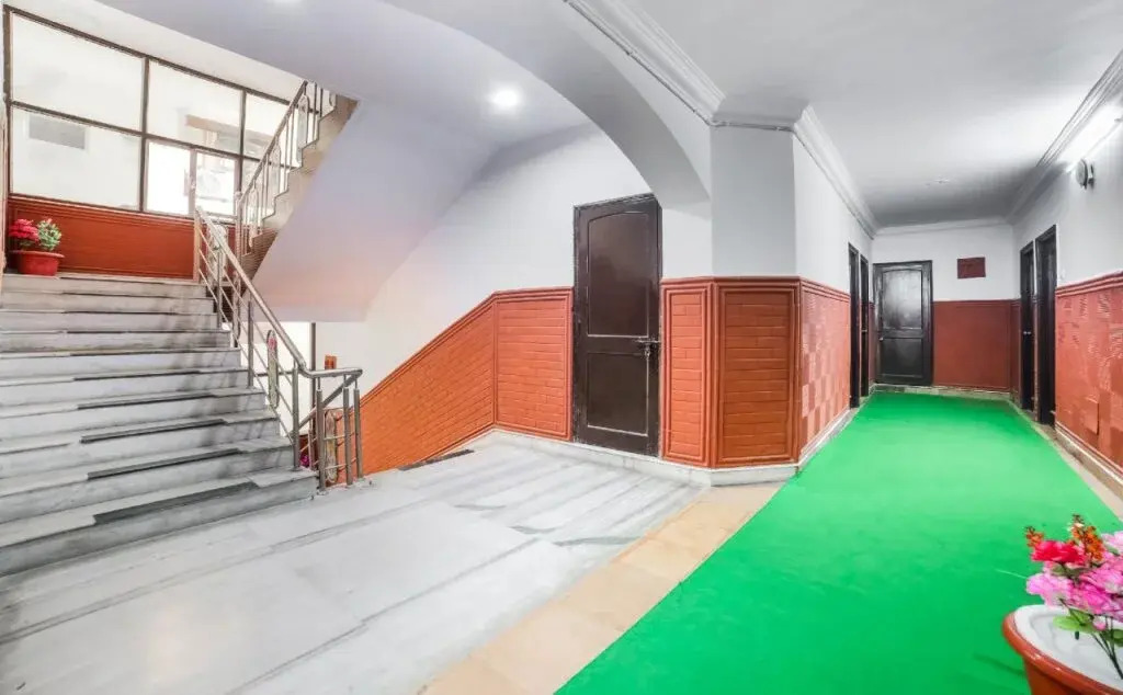 OYO 25103 Indra Sukh Palace