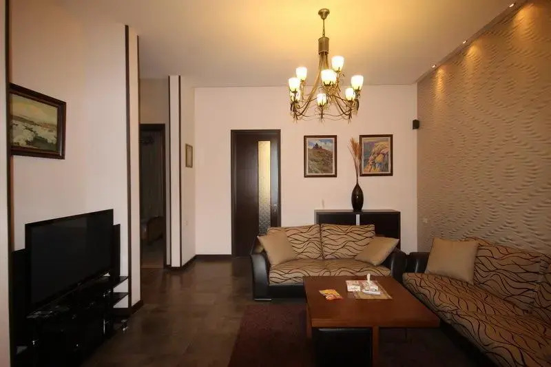 FlatsInYerevan - Apartments on Hanrapetutyan Street