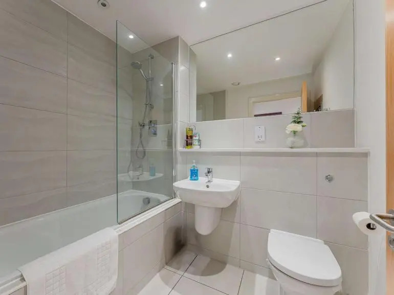 Stylish 2-bed Apartment in Manchester City Center
