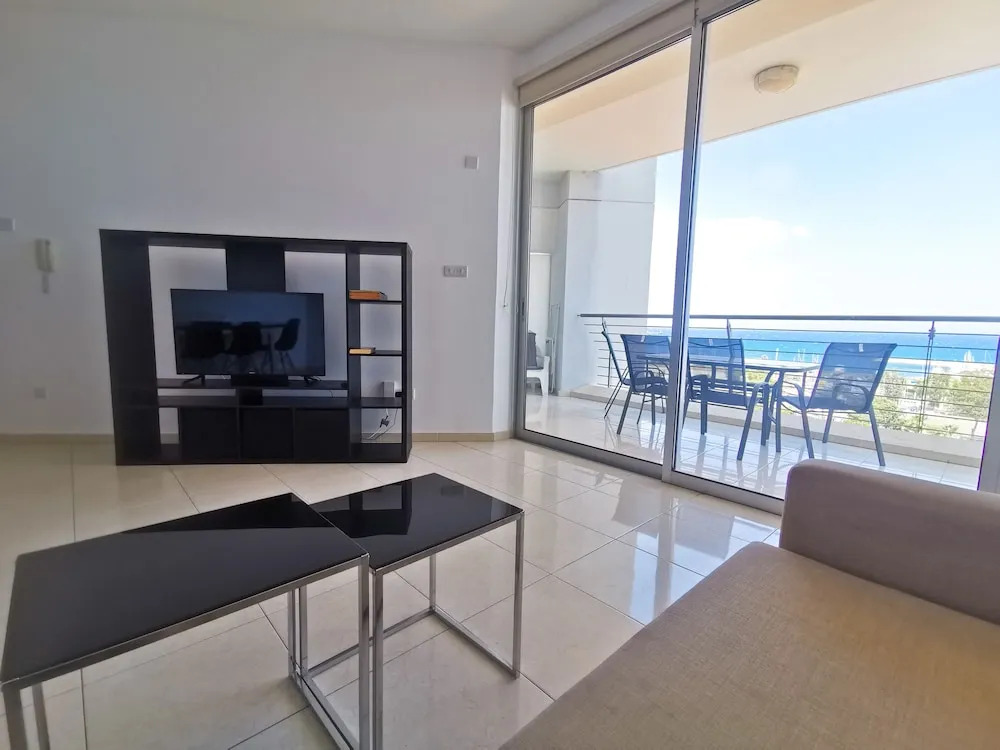 Paradise Palms Seaview Apartment