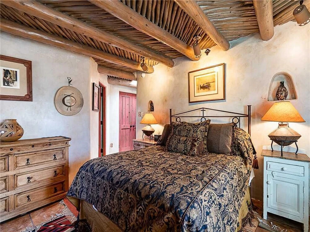 Cowboy On The Acequia, 2 Bedrooms, Fireplaces, Washer/dryer, Sleeps 4