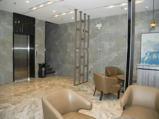 Lan Kwai Fong Hotel (Danzhou Summer Square)