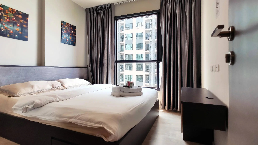 The Base Pattaya by Feng