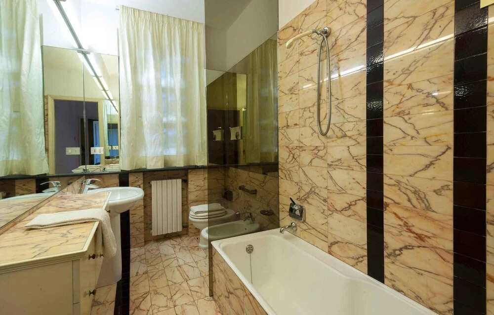 6 Bedroom Nice Home In Rimini