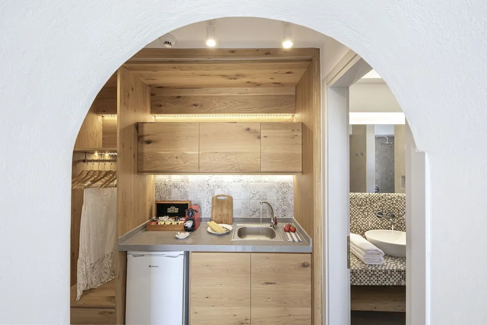 Alafropetra Luxury Suites