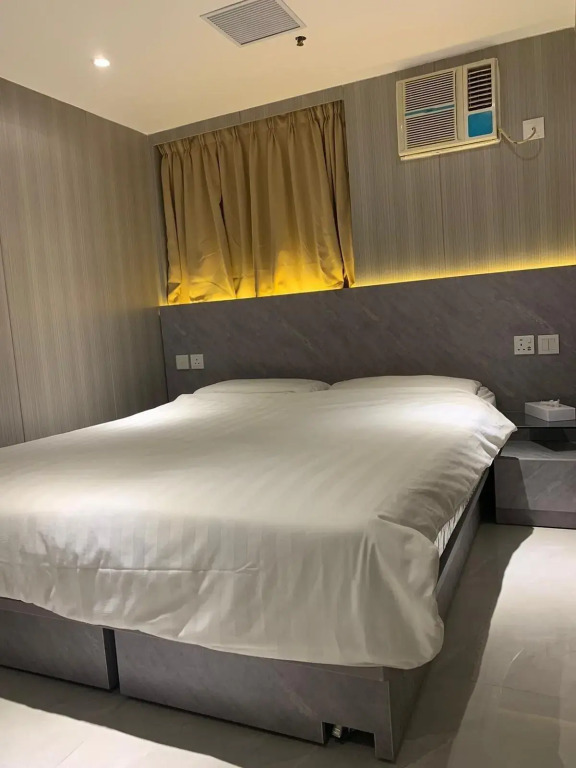 J Hotel
