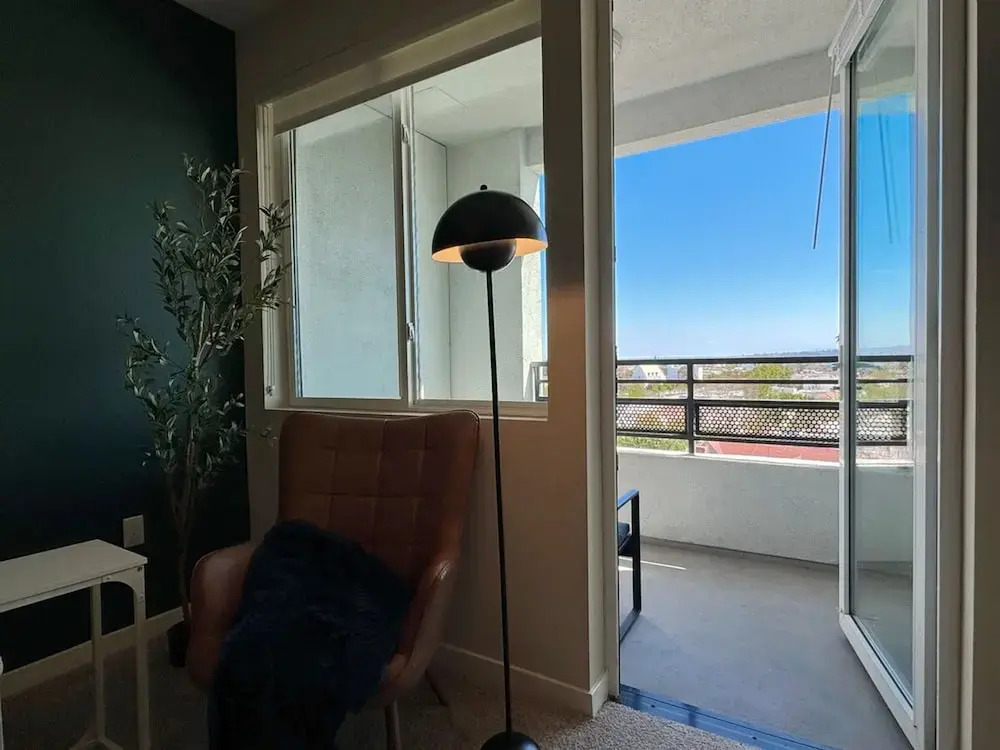 NEW LA Home W Pool GYM Parking 10 Min to Cedars