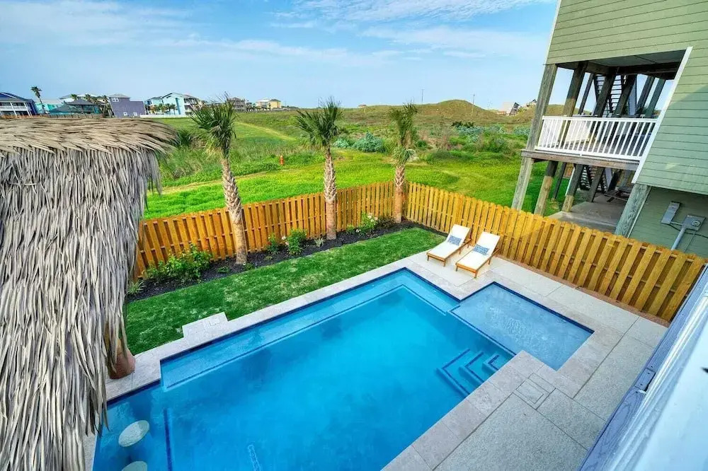 Beach Access Private Pool, Ping-pong, Firepit, Swings, & Views Tipsea Turtle