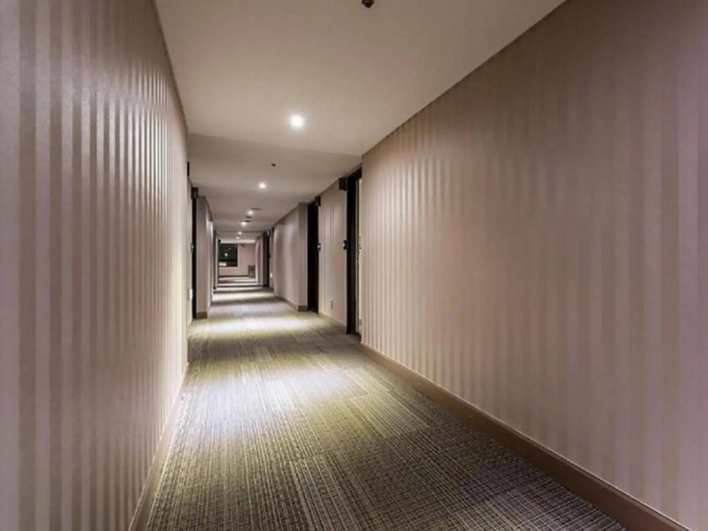New Hilltop Hotel