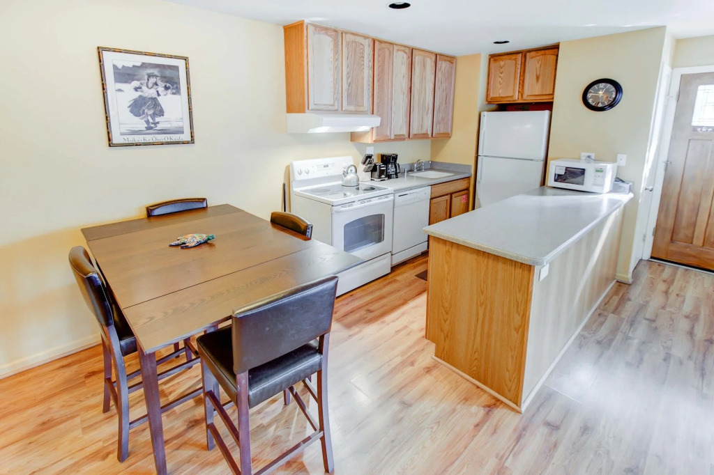 San Sierra 16 - One Bedroom Condo