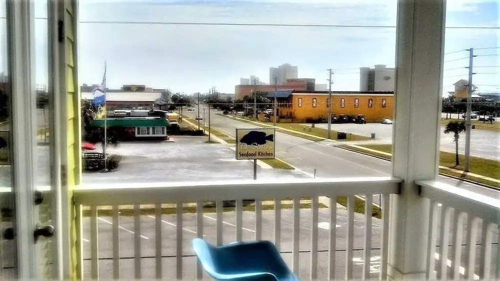 H_the Boardwalk...ch Hangout A 3 Bedroom Home