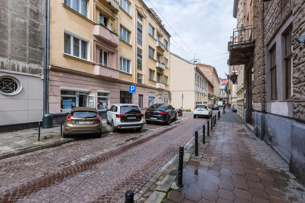 Подобово квартира у м. Львові, на вул. Ференца Ліста 3