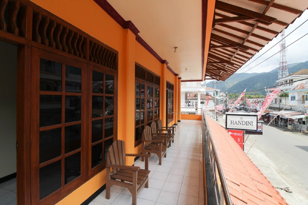 RedDoorz near Sarangan Lake