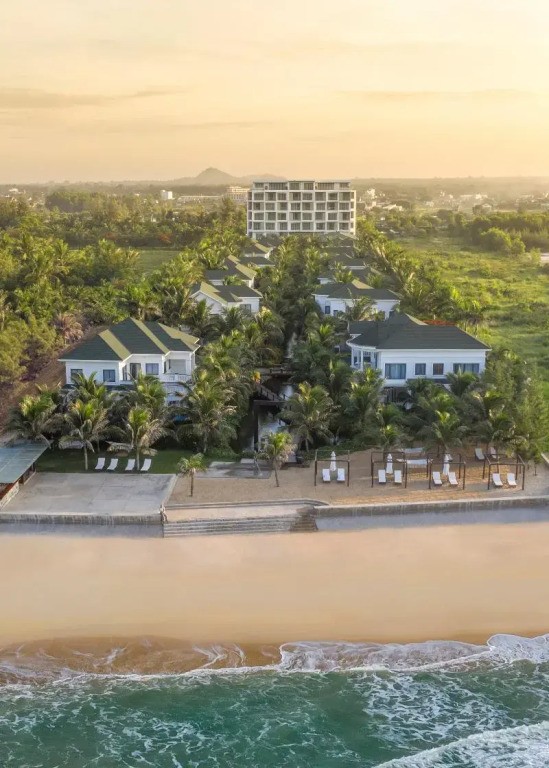 Le Palmier Ho Tram Resort - Beachfront with Private Beach