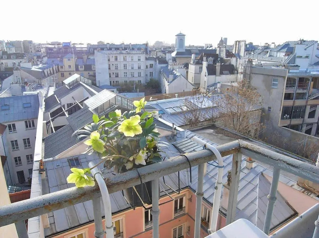 Cute Nest in Marais District