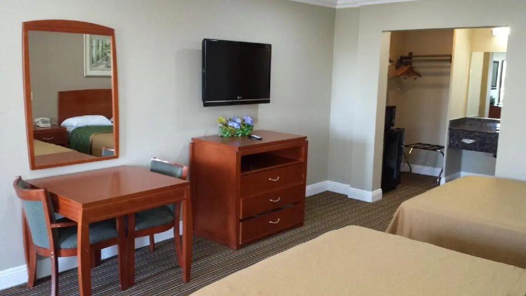Regency Hotel - Moreno Valley