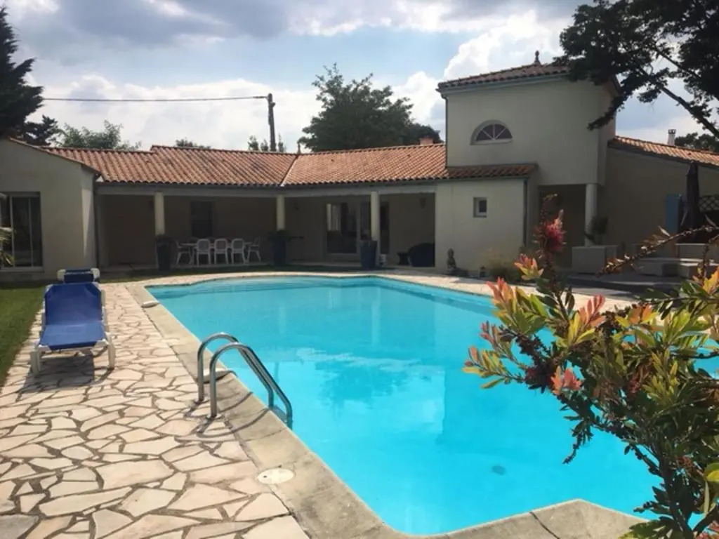 Villa pittoresque à Meschers-sur-Gironde, piscine privée