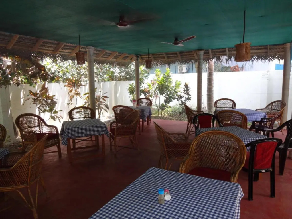 Hotel Thushara