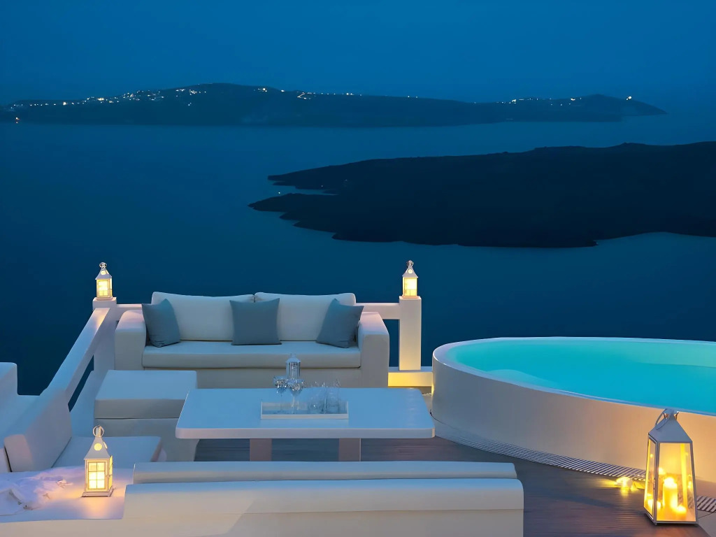 Aqua Luxury Suites