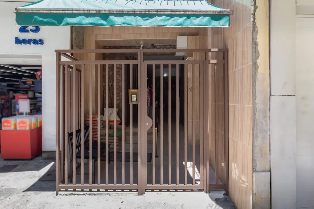 Refuge in Copacabana for two Nsc1011