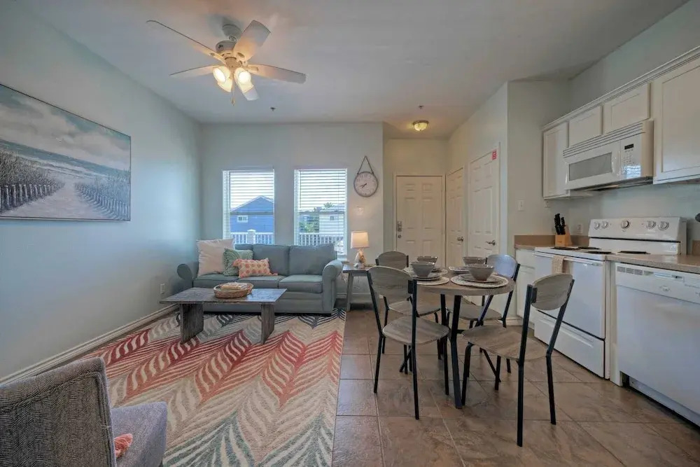 Minutes to the Beach w/ Pool, Sleeps 8 Two Condos: Costa Bahia