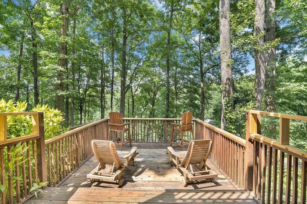 Reel Relaxed - Lakefront w/ Private Dock!