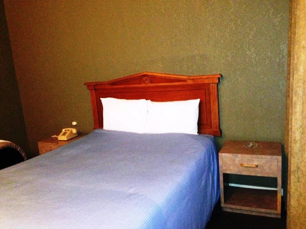 Hotel Azteca Inn