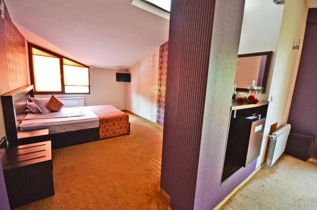 Eleganza Family Hotel - Free Parking