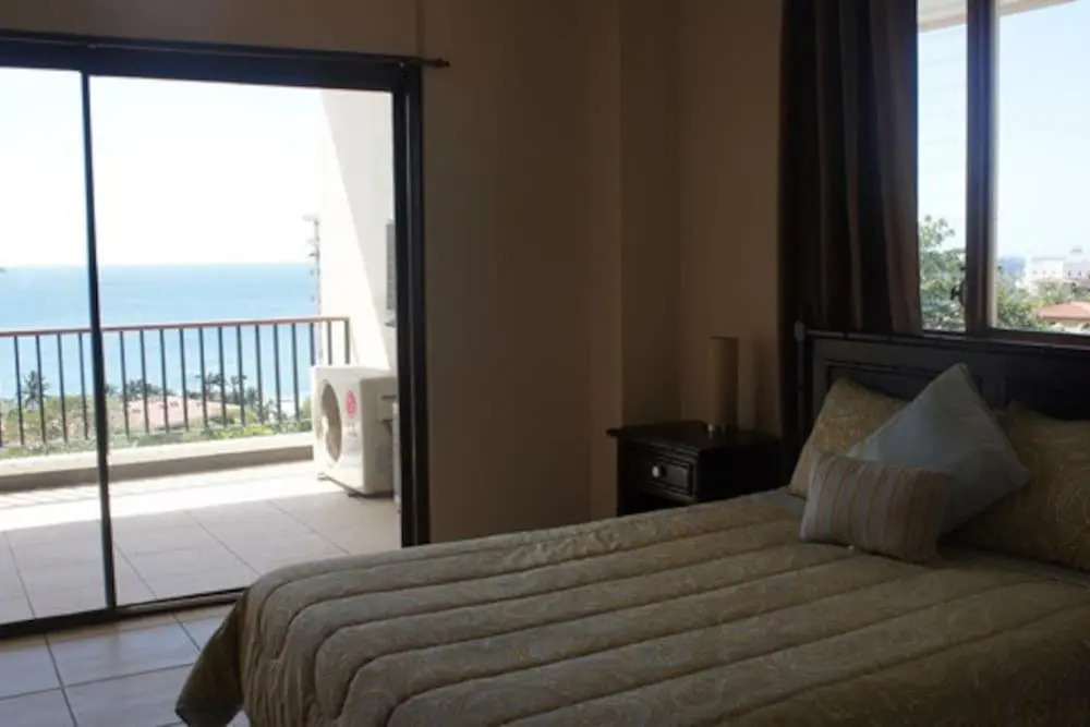 Nice 2 level condo with ocean view - ideal for families