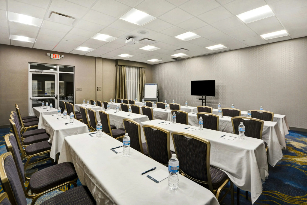 Homewood Suites By Hilton Warren Detroit