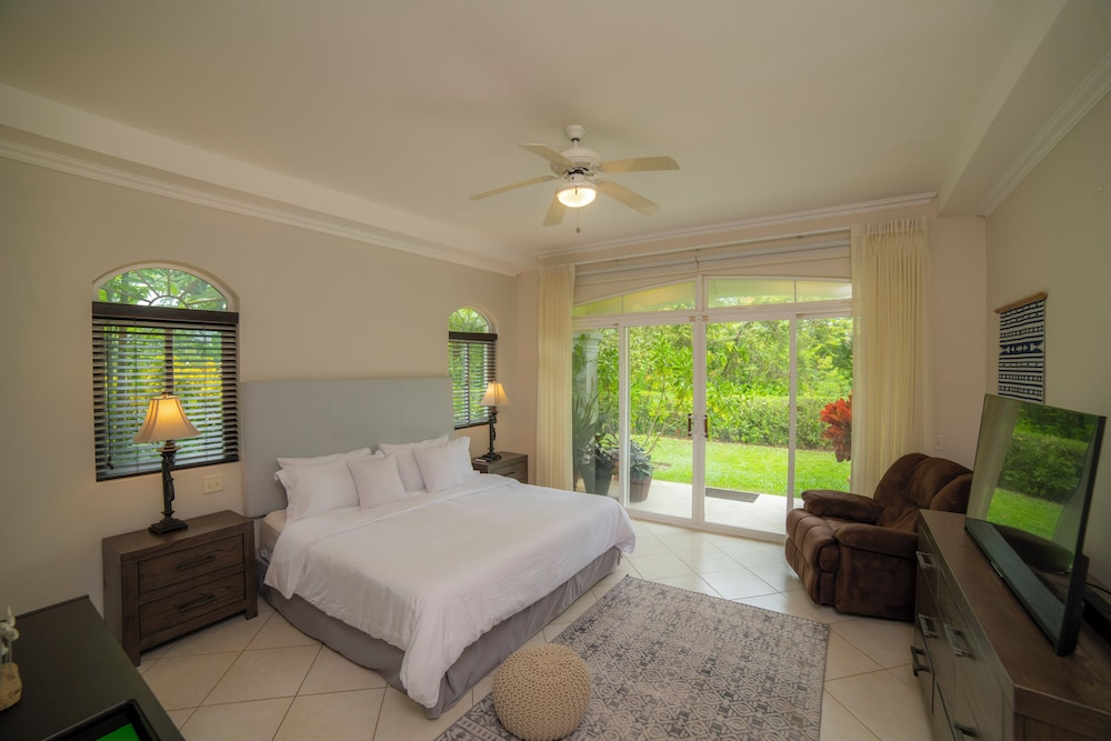 Colina 8F 2 bdr Garden View in Los Suenos