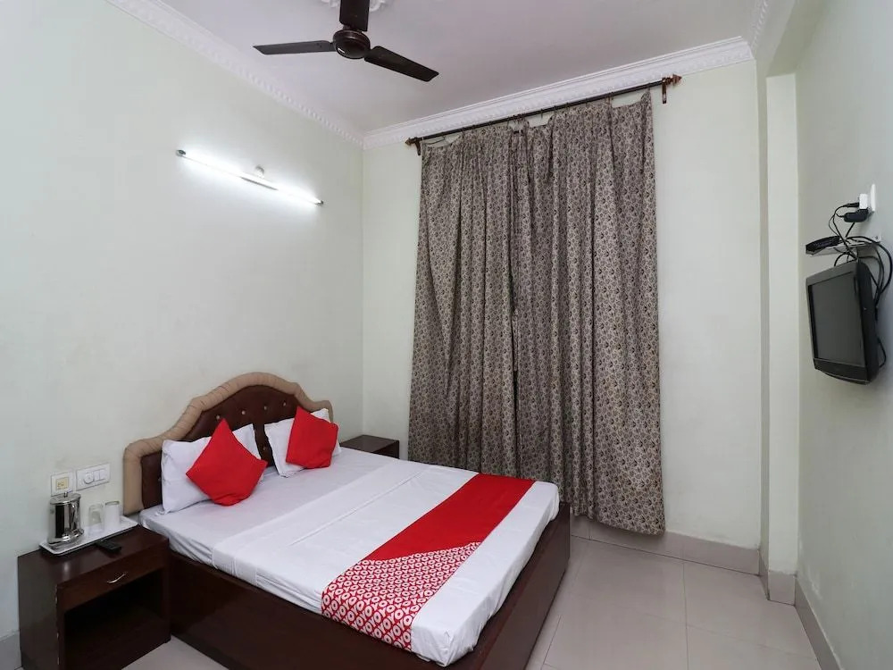 Oyo 27644 Cozycom