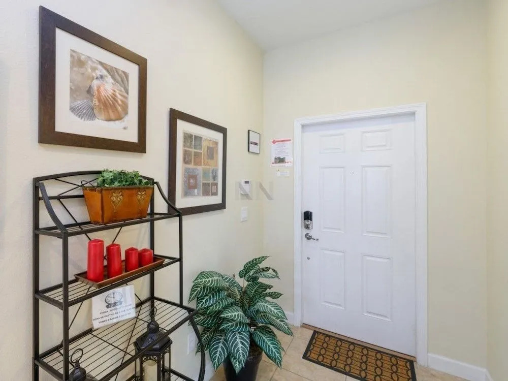 Paradise Palms Vacation Home 4 Bedrooms townhouse by RedAwning