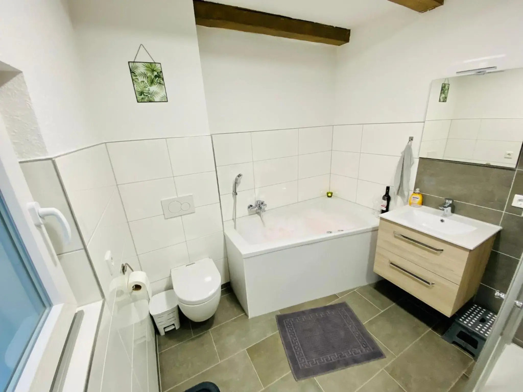 Lebenslust sonnige Innenstadt-Wohnung mit Whirlpoolwanne