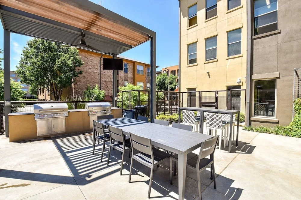 Plano Beautiful Studio Apartment